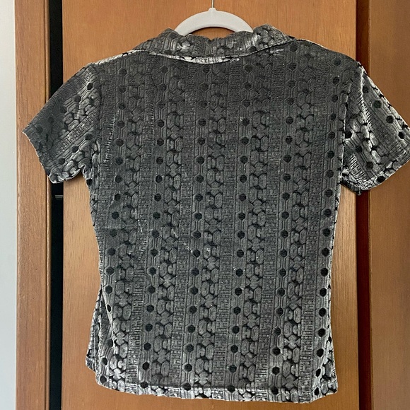 Unique 90s Vintage Short Sleeve Button-Up - Picture 2 of 4